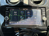 車内で手軽に映画や音楽を楽しめるDVD再生機能。移動中や待ち時間も退屈せず、お気に入りの映像を楽しめます。ドライブをより楽しくする装備です。