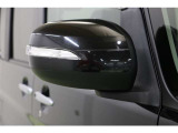 ウインカーミラーはお洒落なだけでなく、対向車や歩行者からの視認性が良く安全性が向上し、事故防止にもつながります。