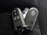 キーフリーシステム搭載!スマートキーをポケットやカバンに入れておくだけでドアの施錠・開錠やエンジンスタートの操作が簡単です!