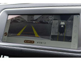 バックカメラおよびガイドライン表示が装着されていますので、車庫入れが苦手な人でもアシストしてくれます。