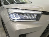 LEDヘッドライトです。デザイン性がよくとても明るいので、夜間の走行や悪天候でも安心です。しかも長寿命!