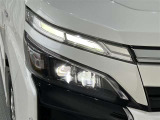 LEDヘッドライトです。デザイン性がよくとても明るいので、夜間の走行や悪天候でも安心です。しかも長寿命!