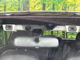 【アイサイトVer3】前方の車両等を検知し、衝突しそうな時は警報で注意を促し、ブレーキを踏む力をサポート。ブレーキを踏めなかった場合は衝突被害軽減ブレーキが作動、衝突回避をサポートします。