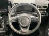 【純正革巻きステアリング】上質な革を使用することで、手にしっかり馴染みとても運転しやすいハンドルです♪