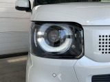 明るくて長寿命のLEDヘッドライト採用