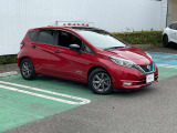 お客様のおクルマをつねにベストコンディションに保つため日産車の特性を知り尽したサービススタッフが的確にメンテナンスいたします。