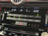 左右独立温度コントロールフルオートエアコンです。運転席、助手席それぞれで独立して温度設定ができます。冷え性の方が乗っても安心ですね♪