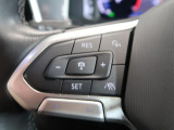 ◆クルーズコントロールにレーダーセンサーを組み合わせ、先行車を測定し設定されたスピードを上限に自動で加減速を行います。一定の車間距離を維持することで、長距離走行でのドライバーの疲労を低減させます。