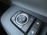駐車時や狭い道でのすれ違い時に気を使うミラー。電動格納式ドアミラーはそんな時に便利です。