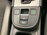 【eコンスイッチ】低燃費運転をサポートするECONモード。スイッチをONすると、エンジンやトランスミッション、A/Cなどを協調制御し、燃費の向上に貢献。エコドライブの効果を高めます。