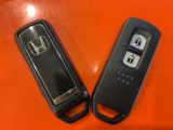 便利なスマートキー。ボタンひとつで開錠できます。