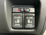 狭い所でも乗り降り楽々な両側電動スライドドアです!簡単にドアの開閉が出来る為女性やお年寄りにも優しく、荷物で手が塞がった時なども大変便利です!