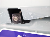 バックカメラが付いているので後方確認が非常にしやすいです。今や運転初心者も熟練者も必須装備!ついていて損はないですね♪
