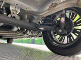 お車を安心してお乗りいただく為には、足回りの定期点検が欠かせません。サービスサポート(有償保証)では無料点検もご提供しており、安心のカーライフをお過ごしいただけるサポート体制が整っています。