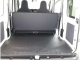 広々としたラゲージスペースを備えています。大きなものや長さのある荷物もしっかりと積み込めます。