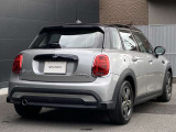 MINI正規販売店のお車は、全てのお車にMINI認定中古車の保証書が発行されます。保障約款もございますので保障内容が明確でございます。お客様にご安心してお乗り頂けますよう、全力でお客様をサポート致します。