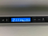 【リアオートエアコン】広い後部座席には必須の機能!風量や温度を自動で調整し前席と同様な車内環境にしてくれるリアオートエアコンを装備。夏の暑さも冬の寒さもストレスなく快適にお過ごしいただけます♪