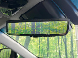 【デジタルインナーミラー】後席の大きな荷物や同乗者で後方が確認しづらい時でも安心!カメラが撮影した車両後方の映像をルームミラー内に表示。クリアな視界で状況の確認が可能です!
