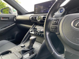 IS 300h 4WD 本革シート