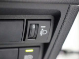 人や荷物を満載しても、対向車や先行車に迷惑をかけない、室内からヘッドライトの光軸を調整できます。
