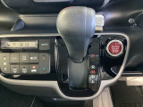 発進時から滑らかに加速する無段階変速のCVTはストップ&ゴーの多い街の中も快適です