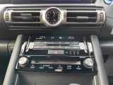 IS 300h 4WD 本革シート