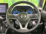 【純正革巻きステアリング】上質な革を使用することで、手にしっかり馴染みとても運転しやすいハンドルです♪