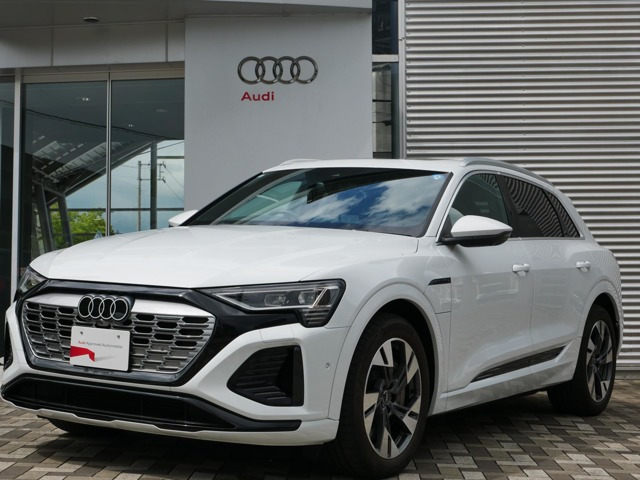 Q8 e-tron 55 クワトロ Sライン 4WD 