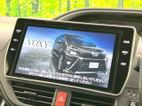 【10.5インチナビ】高級感とインパクトのある大画面ナビを装備。各種オーディオ操作はもちろん、スマホ連携もできる利便性の高いナビです♪