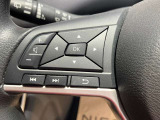 ステアリングスイッチ付きのハンドル!運転に支障をきたすことなくナビ操作が可能です!!