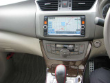日産メーカー装備メモリーナビ。DVD再生・Bluetooth使用可能です。