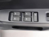 パワーウィンドゥ 運転席ドアスイッチ照明付です。