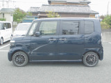 みんなが乗り降りしやすい大きな開口のリアー両側スライドドア!便利な片側電動ドアーです。リモコンキーで開閉する事が出来ます。お子様を抱えて荷物を持っているときなどは便利です。
