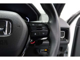 Hondaセンシングの機能のひとつ、アダプティブクルーズコントロール付!アクセルから足を離しても設定したスピードと前車との車間を保ち走行してくれます!車線維持もアシスト☆高速道路で疲労軽減ですね☆