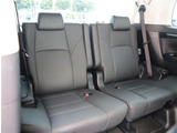 弊社でお車をご購入頂いたお客様は、一部車種を除いて【オイル交換永久無料】となっております。※詳細はスタッフまでお問合せ下さい。
