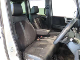 運転しやすさを追求した開放的なドライバーズスペース!