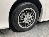 『トヨタ純正アルミホイール装着車になります!』スタイリッシュでとてもかっこいいですね♪