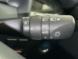 【オートライト】車外の明るさに応じて、自動的にライトの点灯・消灯をしてくれます。