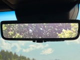 【デジタルインナーミラー】後席の大きな荷物や同乗者で後方が確認しづらい時でも安心!カメラが撮影した車両後方の映像をルームミラー内に表示。クリアな視界で状況の確認が可能です!