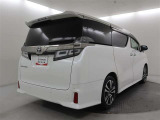 ☆ハイマウントストップランプは、後方から見やすい高さにあり、追突防止に有効ですね♪