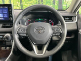 【純正革巻きステアリング】上質な革を使用することで、手にしっかり馴染みとても運転しやすいハンドルです♪