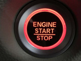 エンジンスタートはブレーキを踏んでスタートボタンを押すだけ。