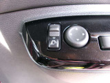 ドアミラーの鏡面の調節、格納は運転席からすべて操作できます!