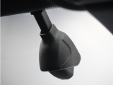 ◆ドライブレコーダー◆映像・音声などを記録する自動車用の装置です。 もしもの事故の際の記録はもちろん、旅行の際の思い出としてドライブの映像を楽しむことができます。