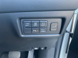 i-stop OFF、車線逸脱警告OFF、トラクションコントロールOFF、パーキングセンサーOFF、360&deg;ビューモニターの切り替えスイッチはこちらです。