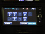 AM/FMラジオ・フルセグTV・Bluetooth機能付き。CD/DVDの再生も可能です。