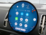 Apple CarPlayやAndroid Autoなど様々なアプリケーションがインストールされています!
