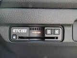 【ETC2.0】 渋滞回避支援や安全運転支援、自動料金収受などのサービスが受けられます。今後さらにサービス拡大予定です。