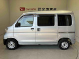 側面からの写真です。ご希望のお車が見当たらない場合は、弊社スタッフがしっかりとお客様のご要望に合ったお車をお探し致します。