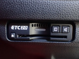 デザインスッキリのビルトイン『ETC』!高速道路の特典はもちろん、キャッシュレスなので料金所では徐行するだけで通過可能です!